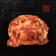 善也堂太行崖柏手把件《糖心乌龟》